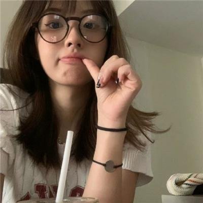 桥上的女孩